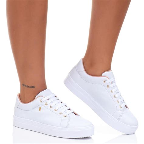 tenis feminino branco.